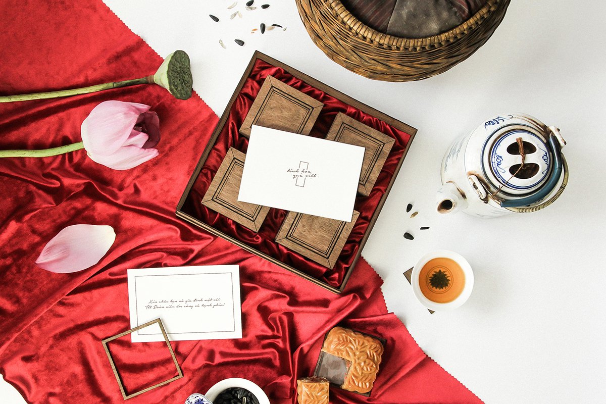 高端月餅品牌包裝設(shè)計案例，品牌設(shè)計，品牌包裝設(shè)計，高端品牌設(shè)計，月餅包裝設(shè)計，月餅品牌包裝案例，深圳品牌設(shè)計，左右格局