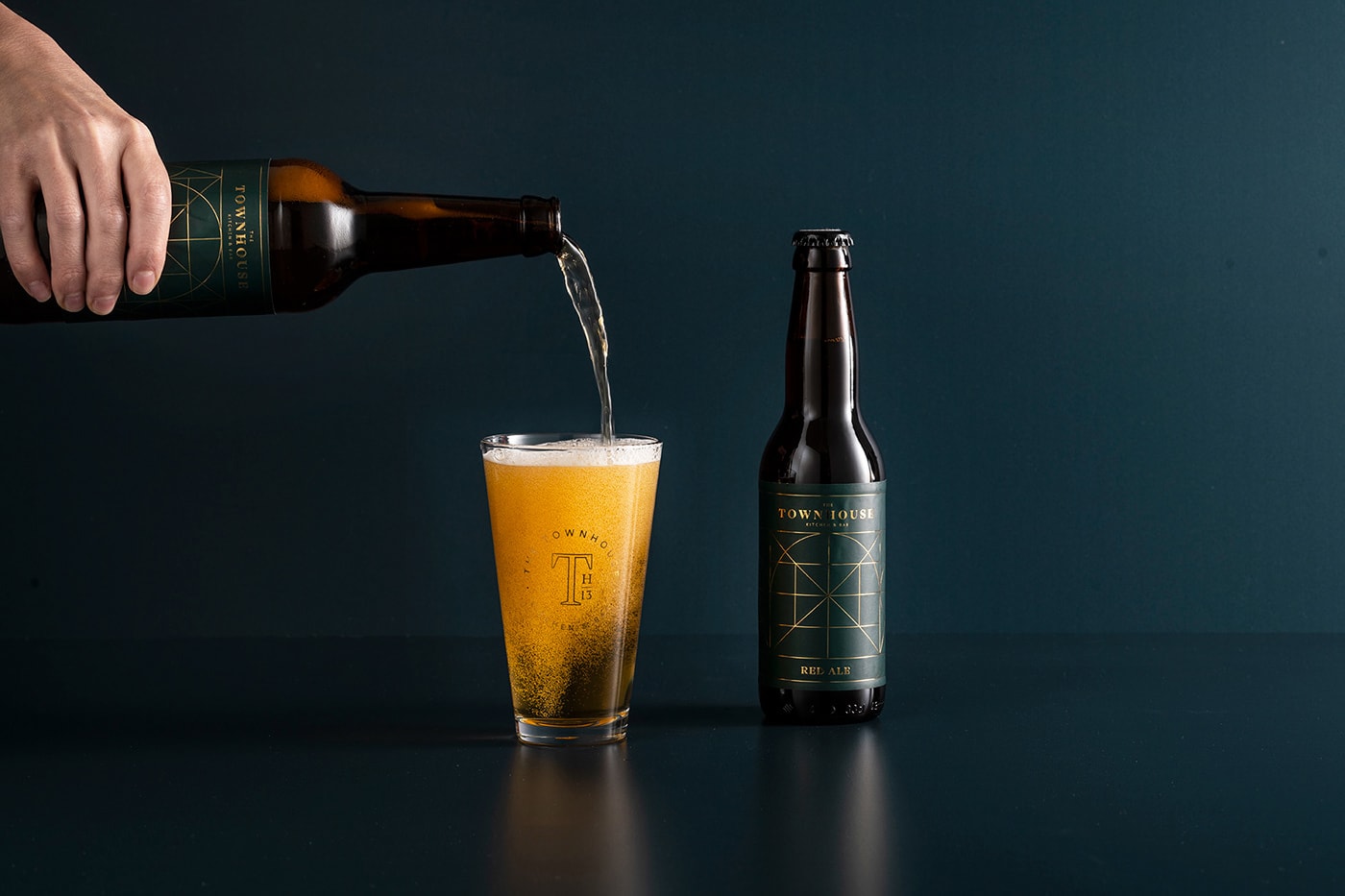 土耳其高級(jí)聯(lián)排別墅餐飲品牌視覺營(yíng)銷案例，餐飲品牌設(shè)計(jì)，深圳品牌營(yíng)銷，餐飲品牌策劃，深圳品牌設(shè)計(jì)，左右格局
